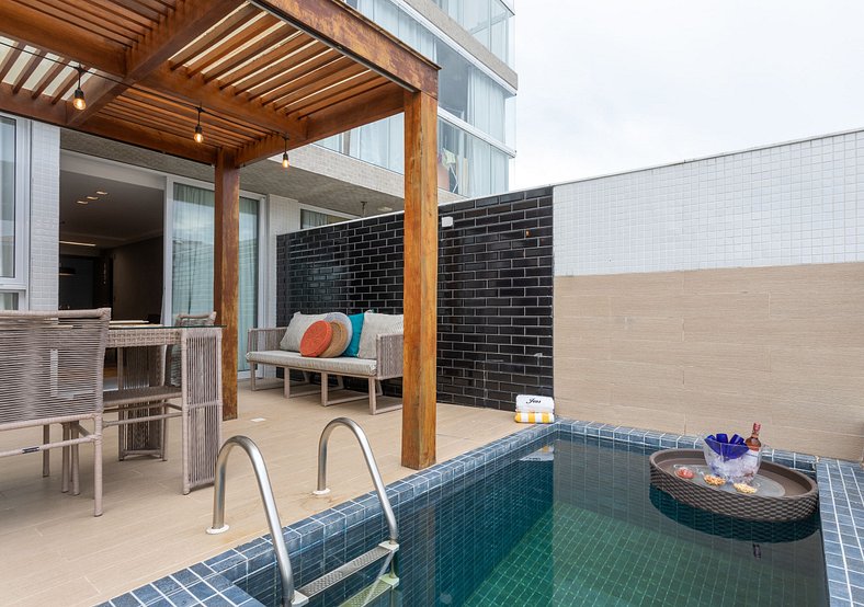 105B - Luxo Garden c piscina - Branco Haus by Jess